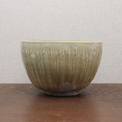 Lot 10 - A Chinese celadon-glazed stoneware bowl