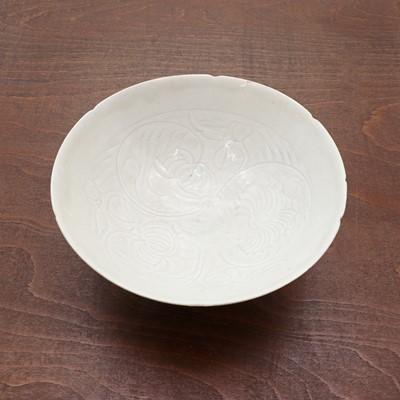 Lot 16 - A Chinese qingbai-glazed bowl