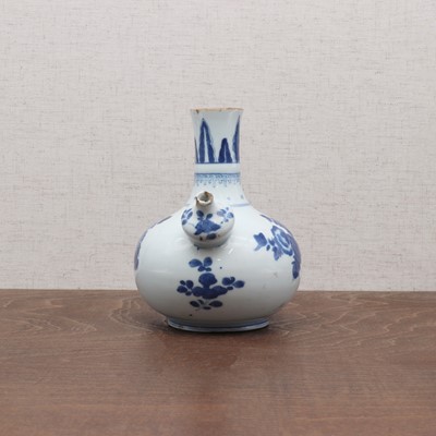 Lot 26 - A Chinese blue and white kendi vase
