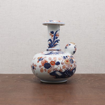 Lot 27 - A Chinese Imari kendi vase