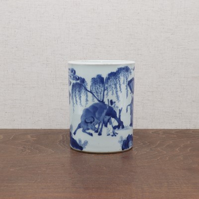 Lot 104 - A Chinese blue and white brush pot