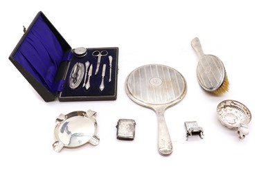 Lot 40 - A collection of silver items