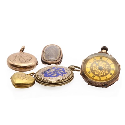 Lot 247 - A small collection of lockets
