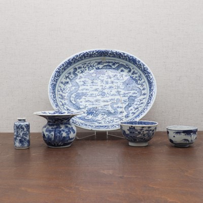 Lot 206 - A collection of Chinese blue and white