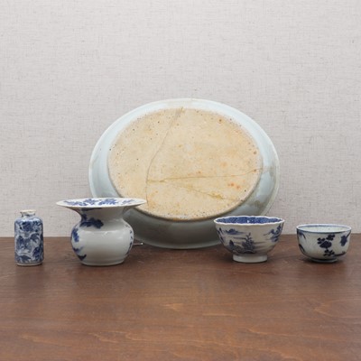 Lot 206 - A collection of Chinese blue and white