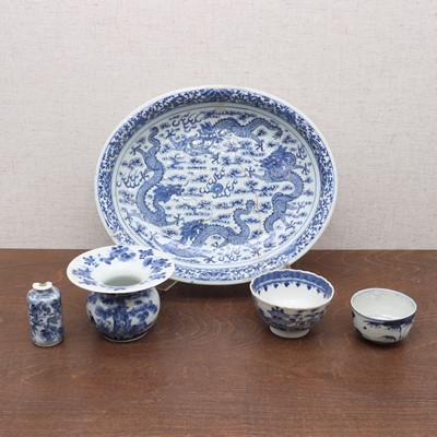 Lot 206 - A collection of Chinese blue and white