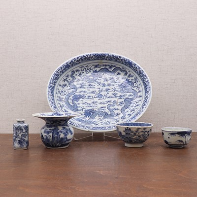 Lot 206 - A collection of Chinese blue and white