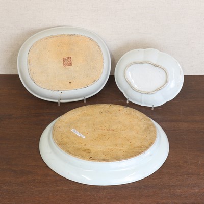 Lot 168 - A Chinese clobbered plate