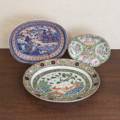 Lot 168 - A Chinese clobbered plate