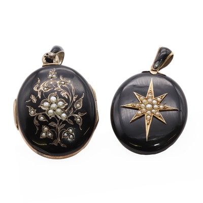 Lot 1010 - A Victorian onyx and split pearl oval mourning pendant