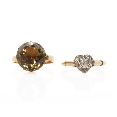 Lot 137 - Two 9ct gold rings