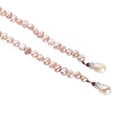 Lot 93 - A single row pink freshwater blister pearl lariat necklace