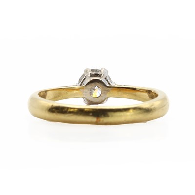 Lot 48 - An 18ct gold single stone diamond ring