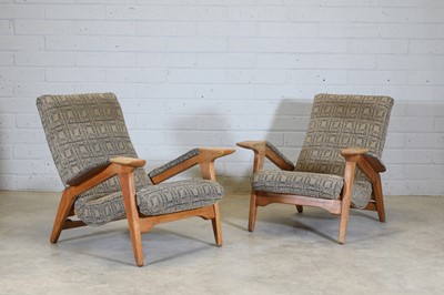 Lot 282 - A pair of beech reclining lounge chairs