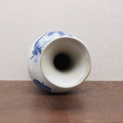 Lot 55 - A Chinese blue and white vase