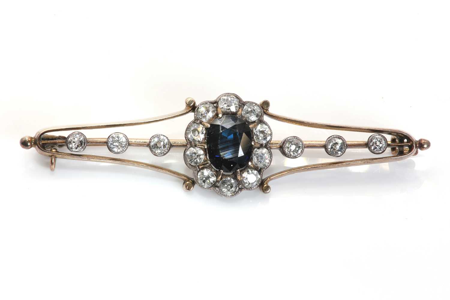 Lot 24 - A sapphire and diamond brooch