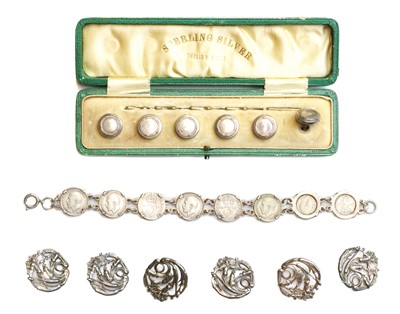 Lot 243 - A group of silver jewellery