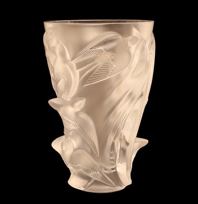 Lot 161 - A Lalique glass 'Martinets' vase
