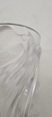 Lot 162 - A Lalique glass 'Martinets' vase