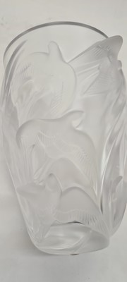 Lot 162 - A Lalique glass 'Martinets' vase