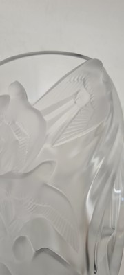 Lot 162 - A Lalique glass 'Martinets' vase