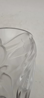 Lot 162 - A Lalique glass 'Martinets' vase