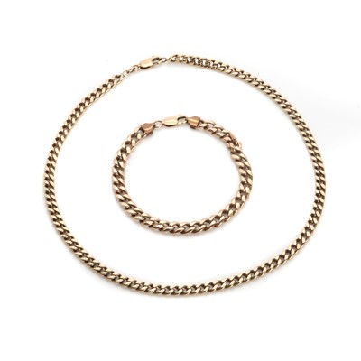 Lot 1235 - A 9ct gold curb link chain