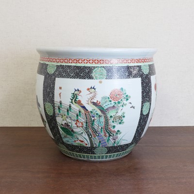 Lot 71 - A large Chinese famille verte fishbowl