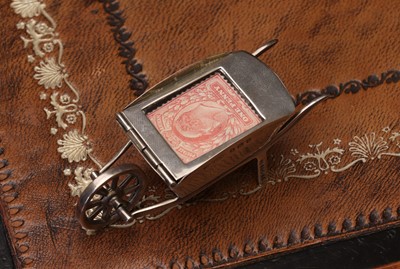 Lot 75 - A novelty silver stamp box