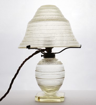 Lot 394 - A Daum glass table lamp