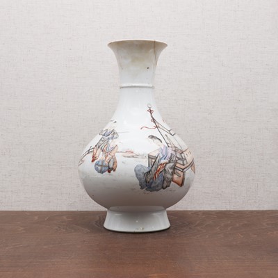Lot 150 - A Chinese famille rose vase