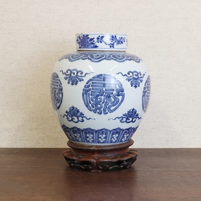 Lot 48 - A Chinese blue and white jar