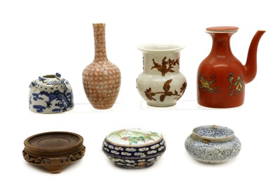 Lot 164 - A collection of Chinese porcelain