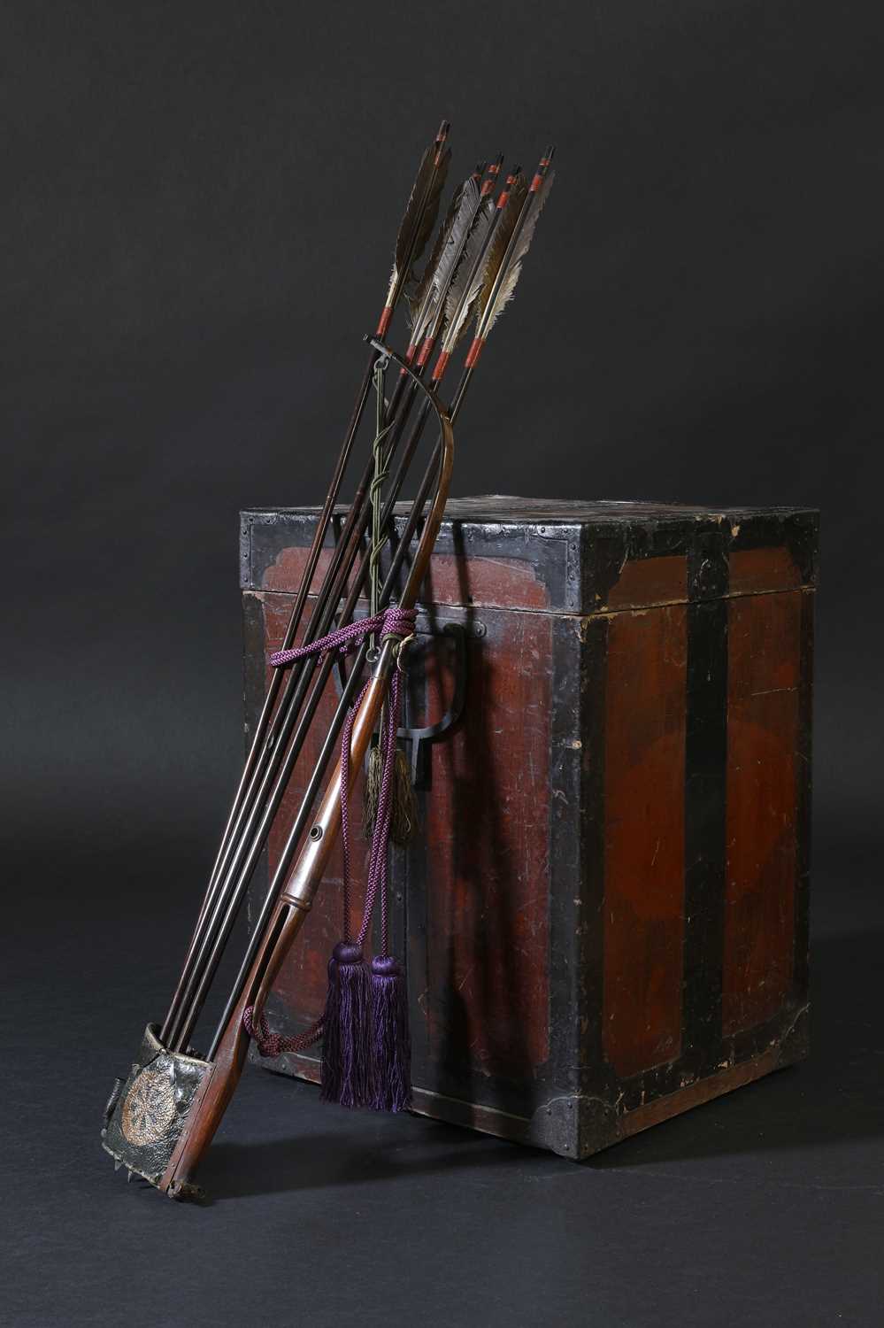 Lot 93 - A Japanese ebira (quiver) and five arrows