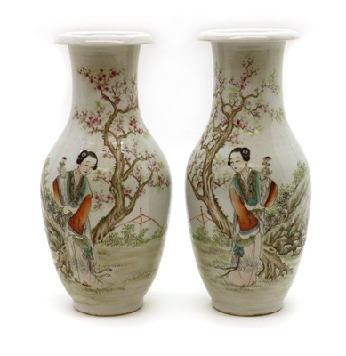 Lot 196 - A pair of Chinese vases