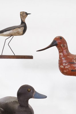 Lot 361 - A group of carved and painted decoy birds