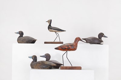 Lot 361 - A group of carved and painted decoy birds