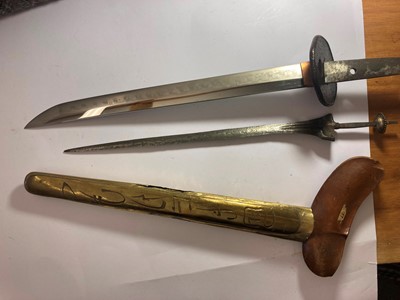 Lot 45 - A collection of Japanese blades
