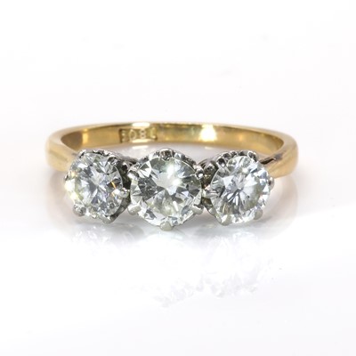 Lot 126 - A graduated three stone diamond ring