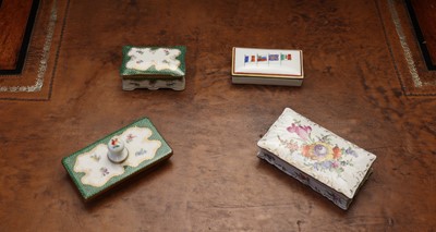 Lot 141 - A Dresden porcelain three-division porcelain stamp box