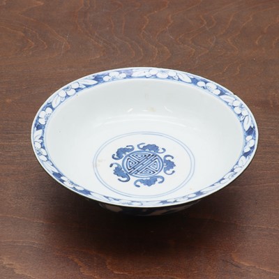 Lot 101 - A Chinese blue and white bowl