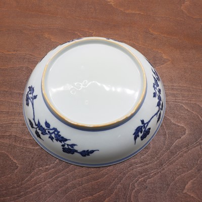 Lot 110 - A Chinese blue and white plate