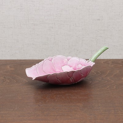 Lot 124 - A Chinese famille rose lotus cup
