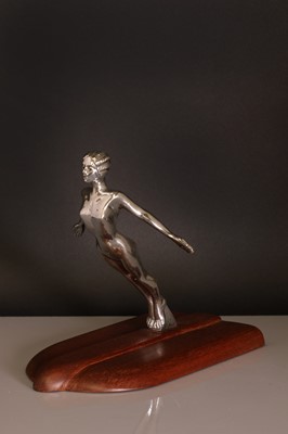 Lot 205 - An Art Deco 'Desmo' cast and chrome car mascot