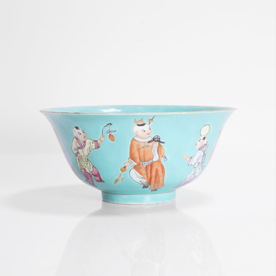 Lot 109 - A Chinese famille rose bowl