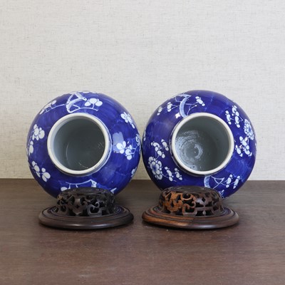 Lot 55 - A pair of Chinese blue and white jars