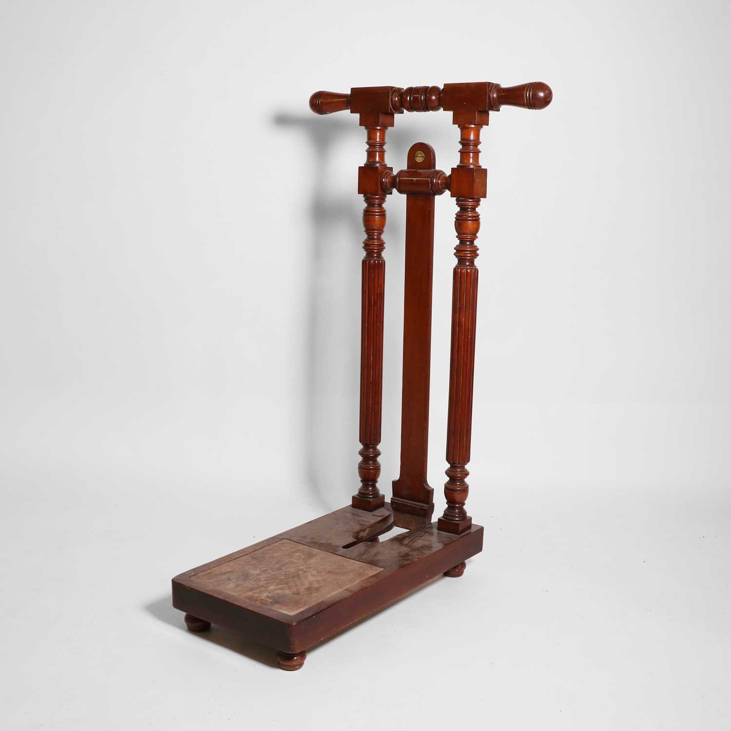 Lot 101 - A late Victorian mahogany boot jack