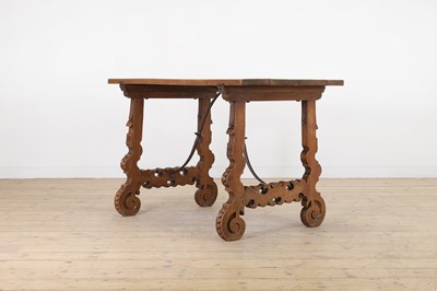 Lot 173 - A fruitwood side table