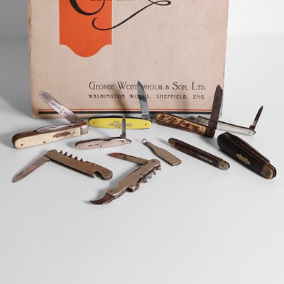 Lot 44 - A collection of ten penknives