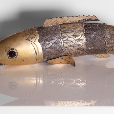 Lot 262 - Two silver articulated fish